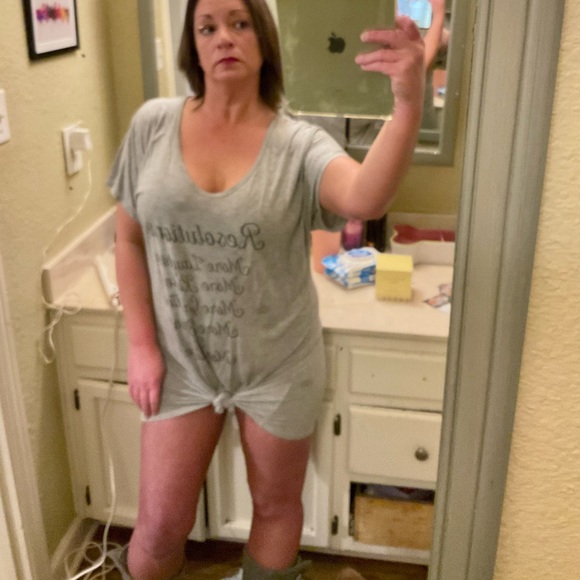 NEW LISTING ‼️SHOW ME YOUR MUMU Tee - Picture 5 of 11